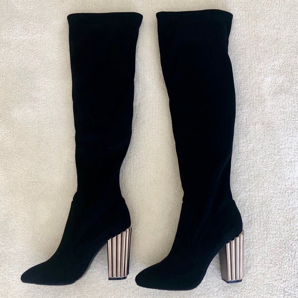 Over-the-knee black stretch boots